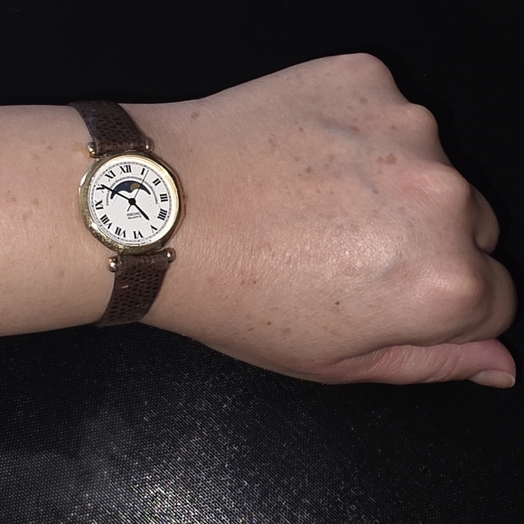 VTG Rare Octagon Seiko Moon Phase Roman Dial Quartz Watch 25mm Japan Works main image 4